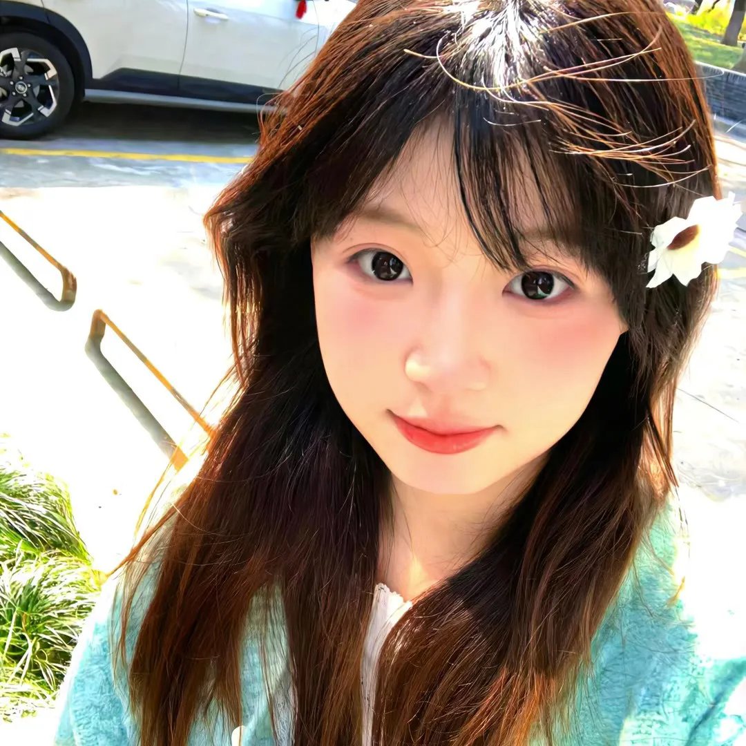 四个孩子走进银行